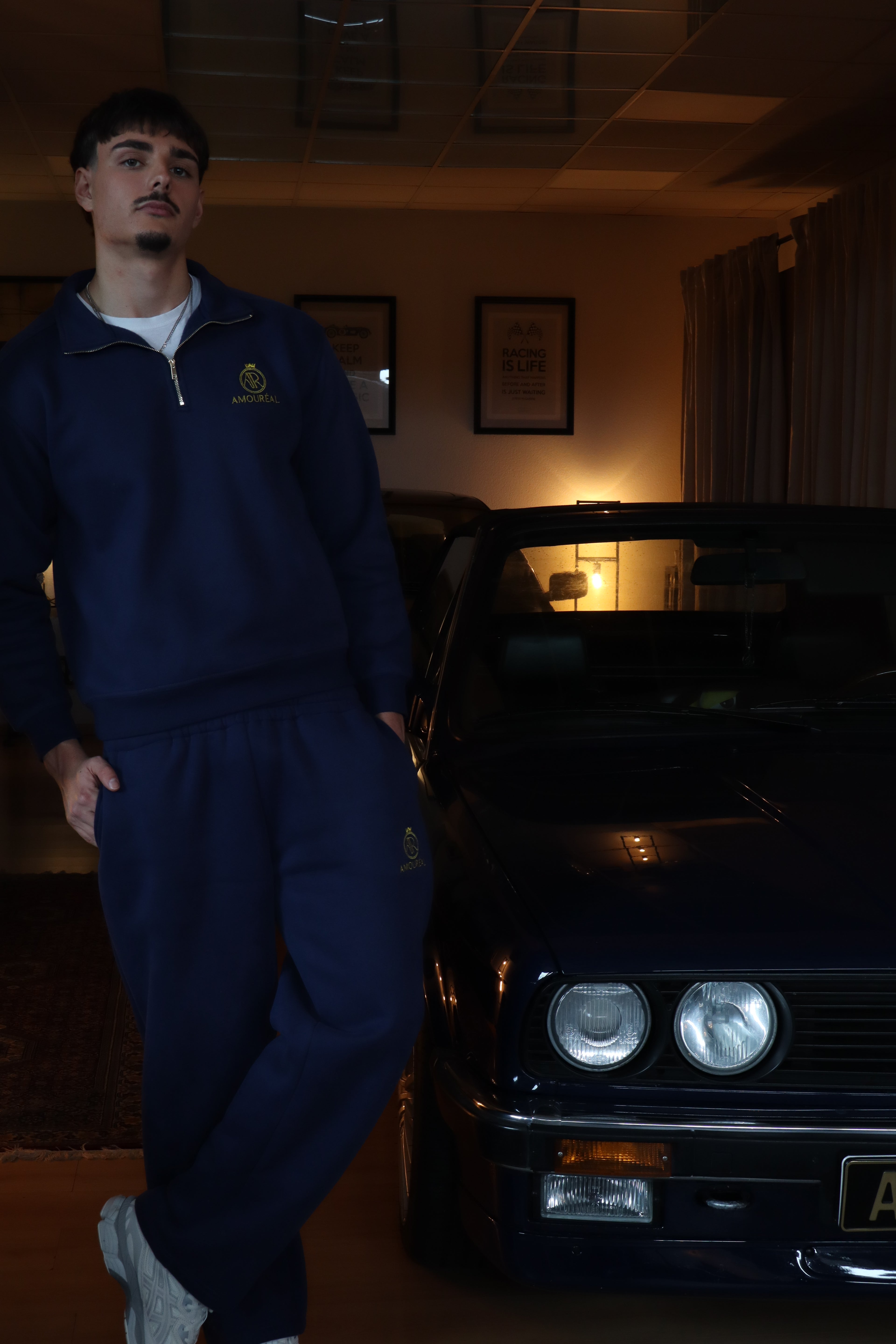 OPEN LEG JOGGER MIDNIGHT BLUE